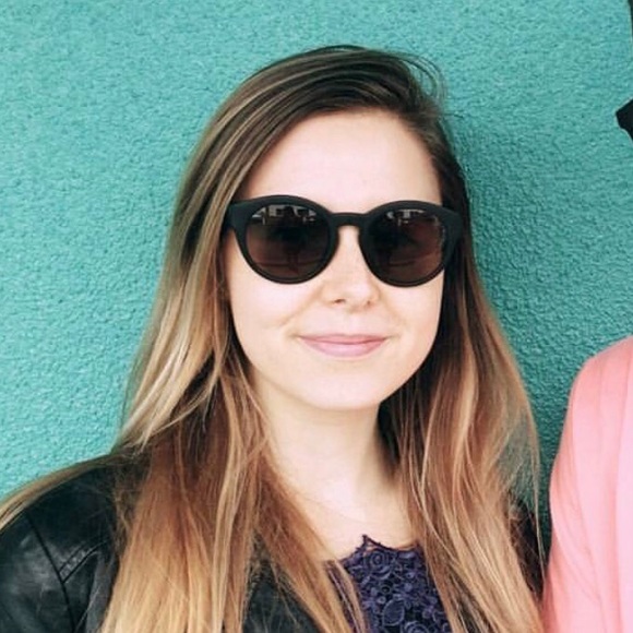 Meet Your Posher - Picture 1 of 2